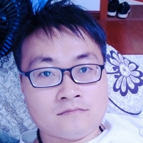 半夜单影的照片
