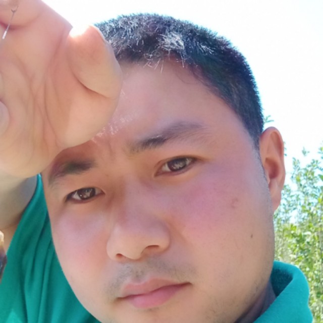 舒荷蹁跹含蓄的照片