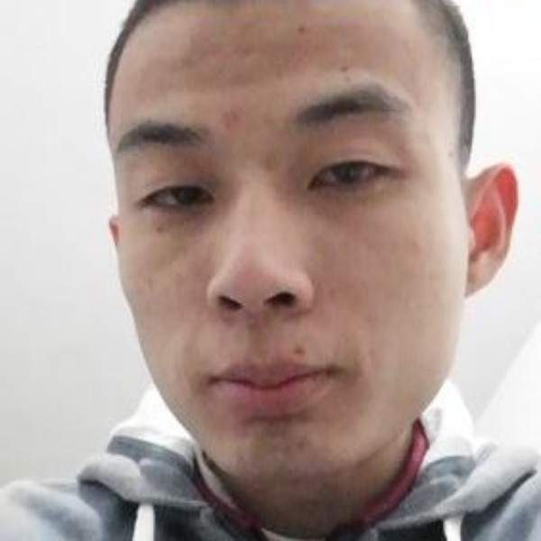 俭朴鞋子的照片