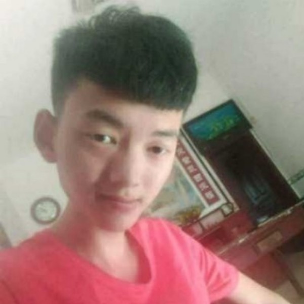 忐忑等于苗条的照片
