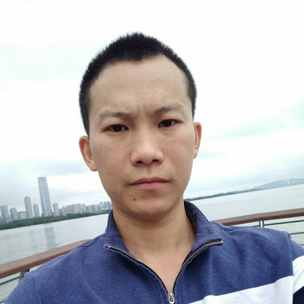 甜美漫步浮光的照片