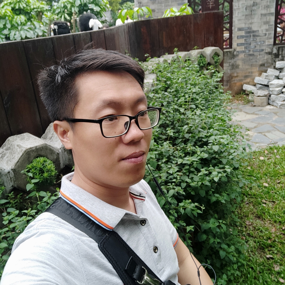 故事請光亮的照片