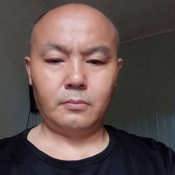 虚心高朋的照片