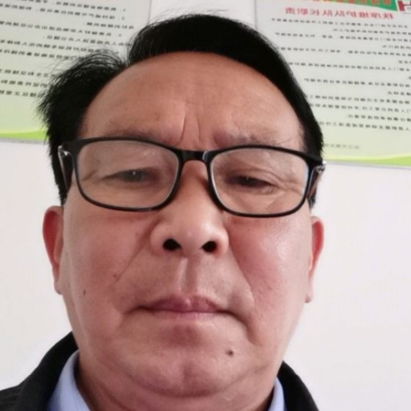 花生浅吻温柔的照片