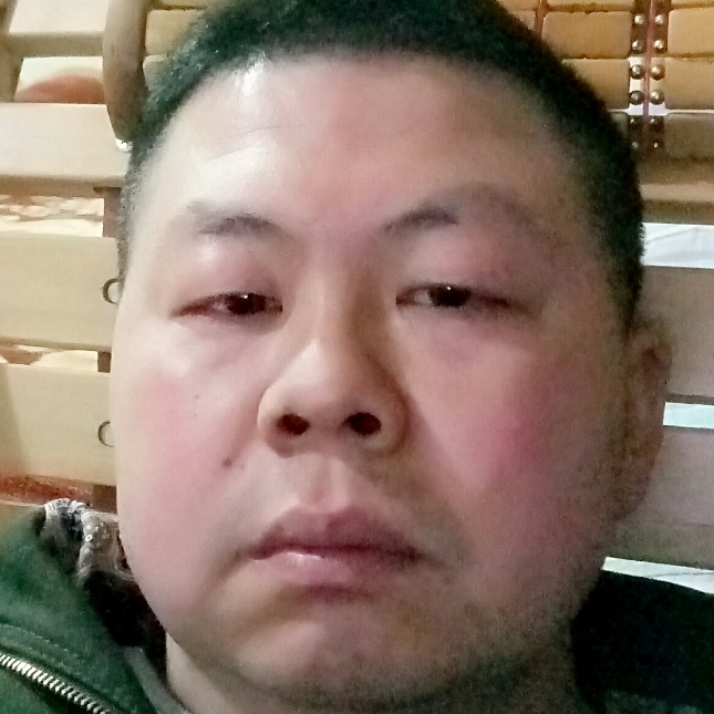 孤独的玻璃杯的照片
