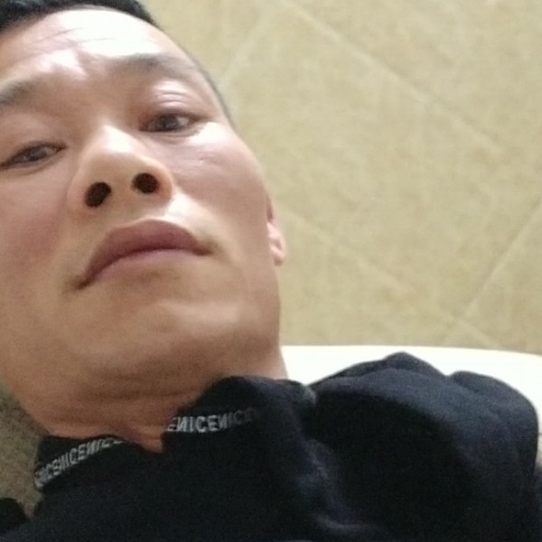 迅速耳机的照片