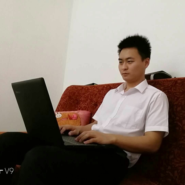 一只黑的照片