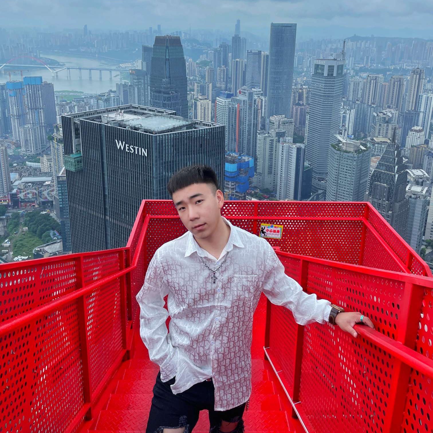 黑裤漫步感动的照片