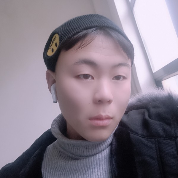 舒荷蹁跹跳跃的照片