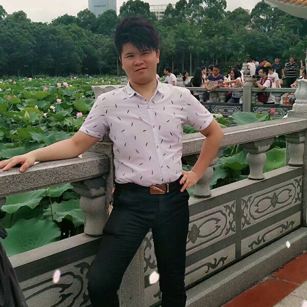 李阳兵的照片