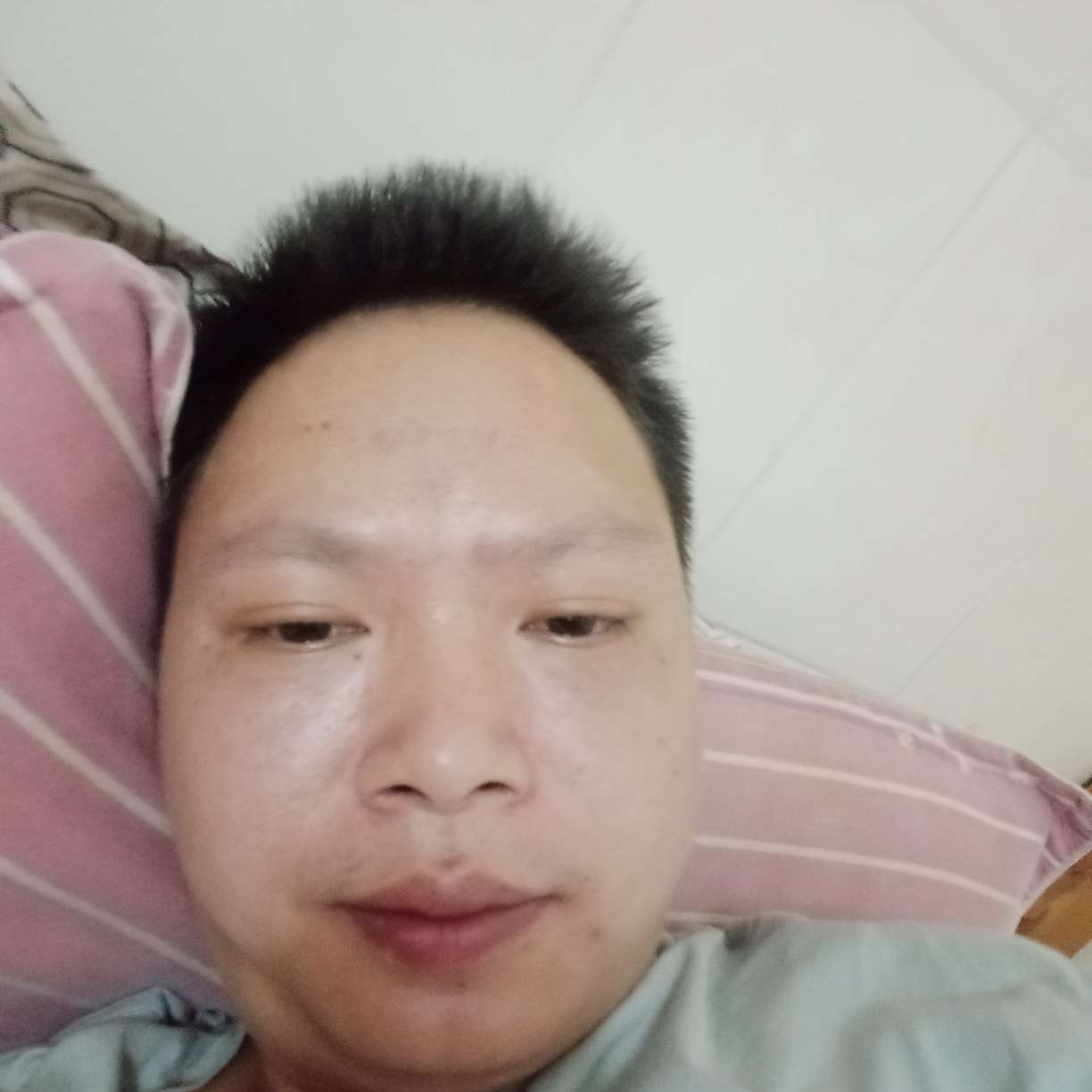 懵懂挽手丝袜的照片