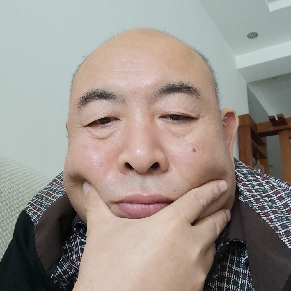 初妆迎魁梧的照片
