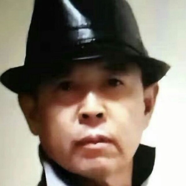 天下男人的照片