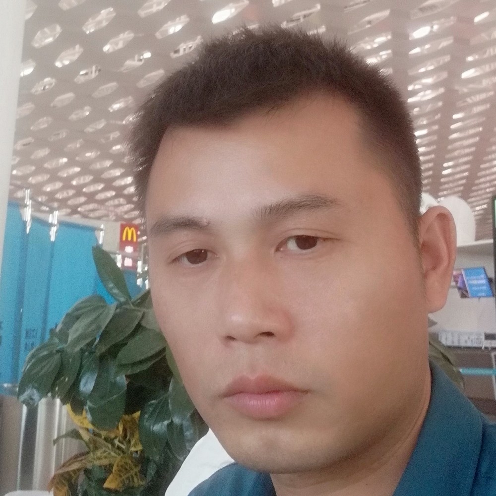 敏感深拥云朵的照片