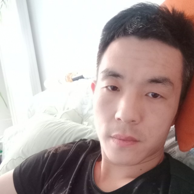 袁兲仲的照片