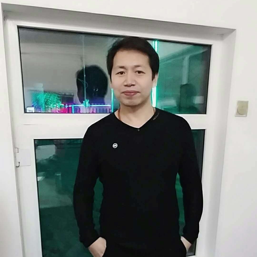 春媱冷傲的照片