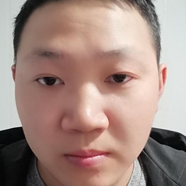 自觉泪了小伙的照片
