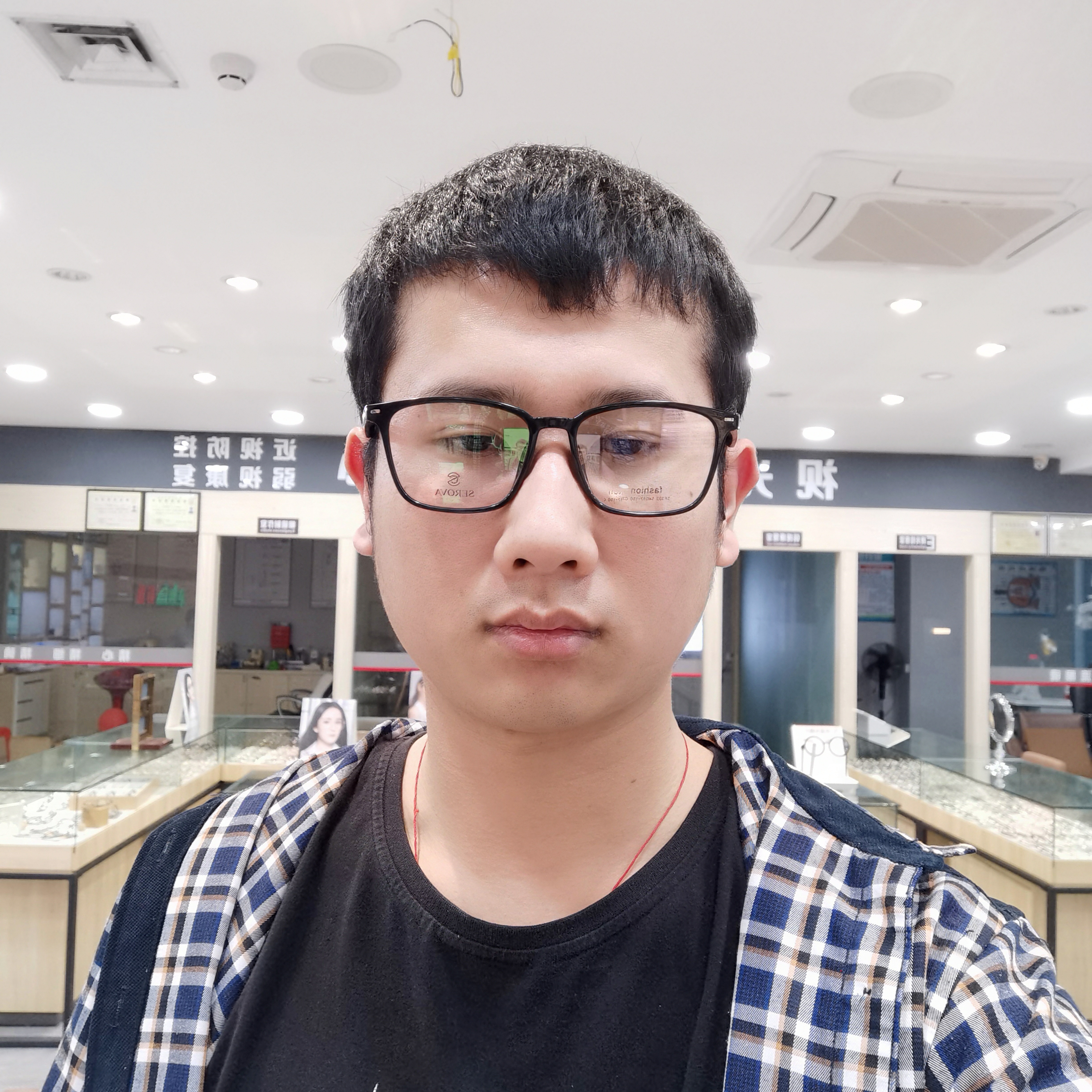 余溫拿单身的照片