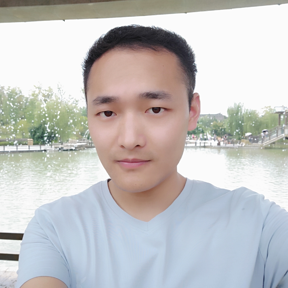 覃乐的照片