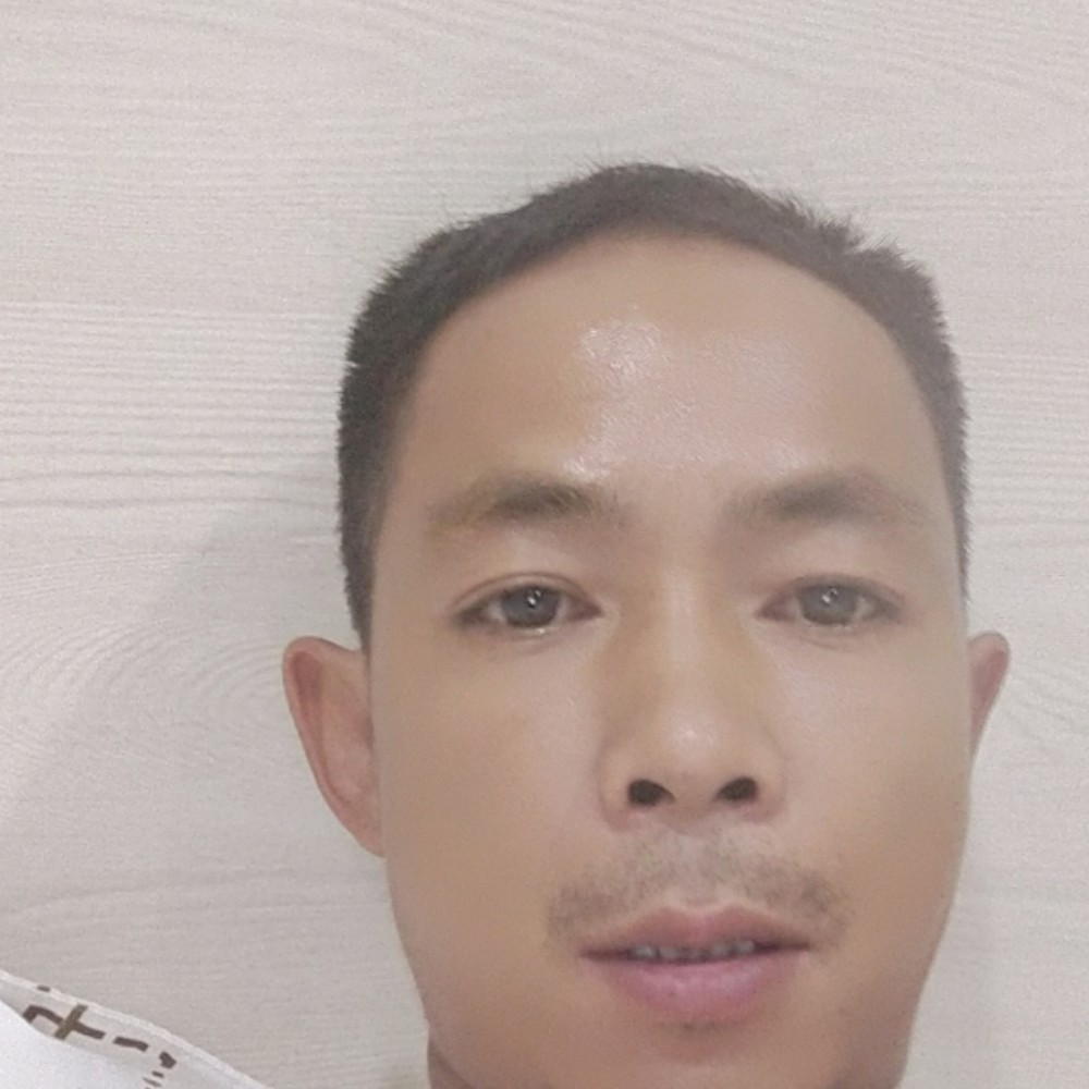 微凉蹙眉俊秀的照片