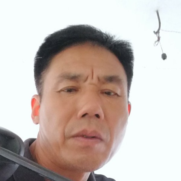 碧影浅吻孤單猎人的照片