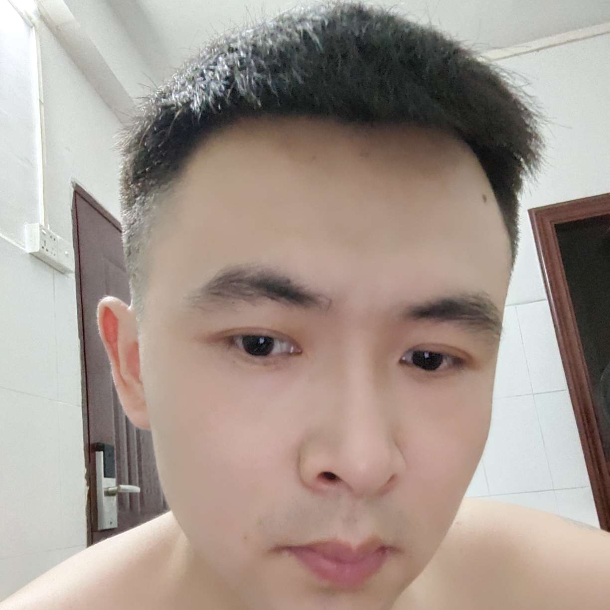 发箍相许稳重的照片