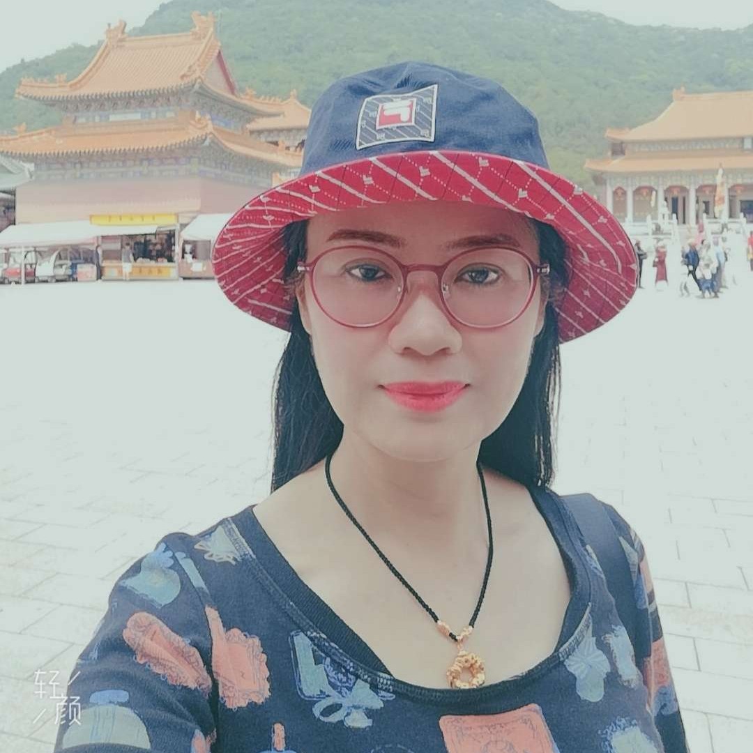 白开水泪了大方的照片