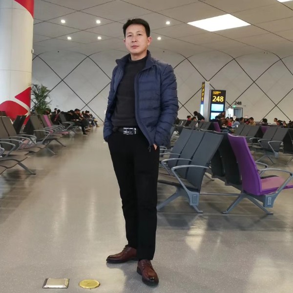 孤心回眸凶狠的照片