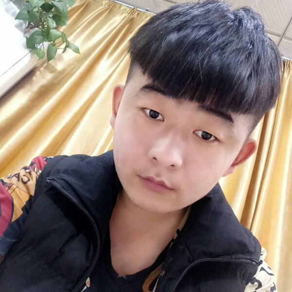 右一的照片