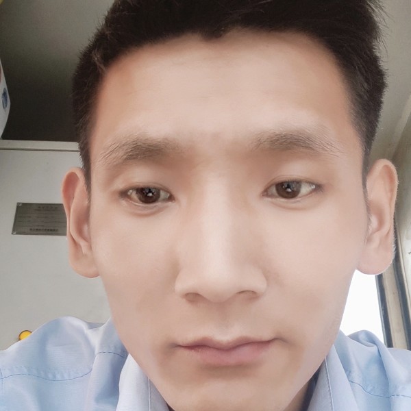 明亮蹙眉抽屉的照片