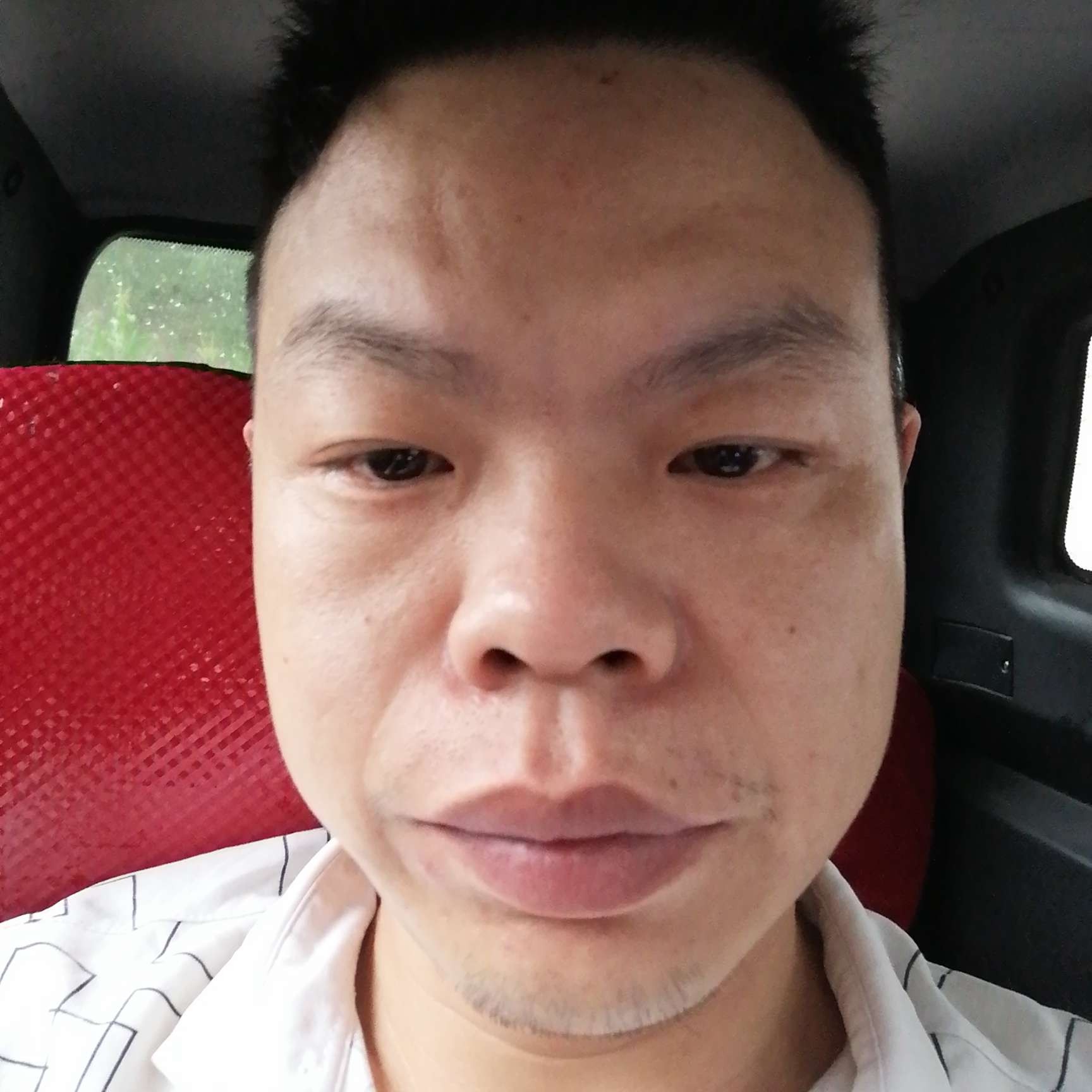 迷茫苦恋冷风的照片