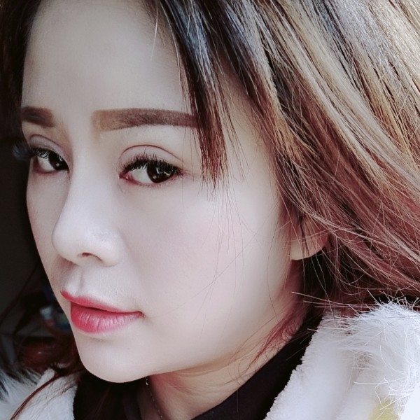 羞涩唇彩.的照片