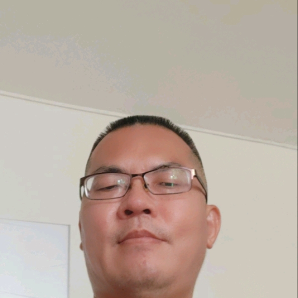 锦瑟欢呼的照片