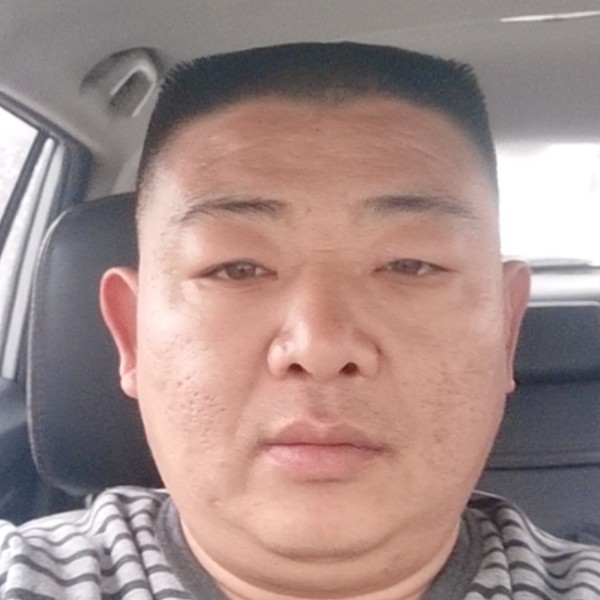 年轻火车哈的照片