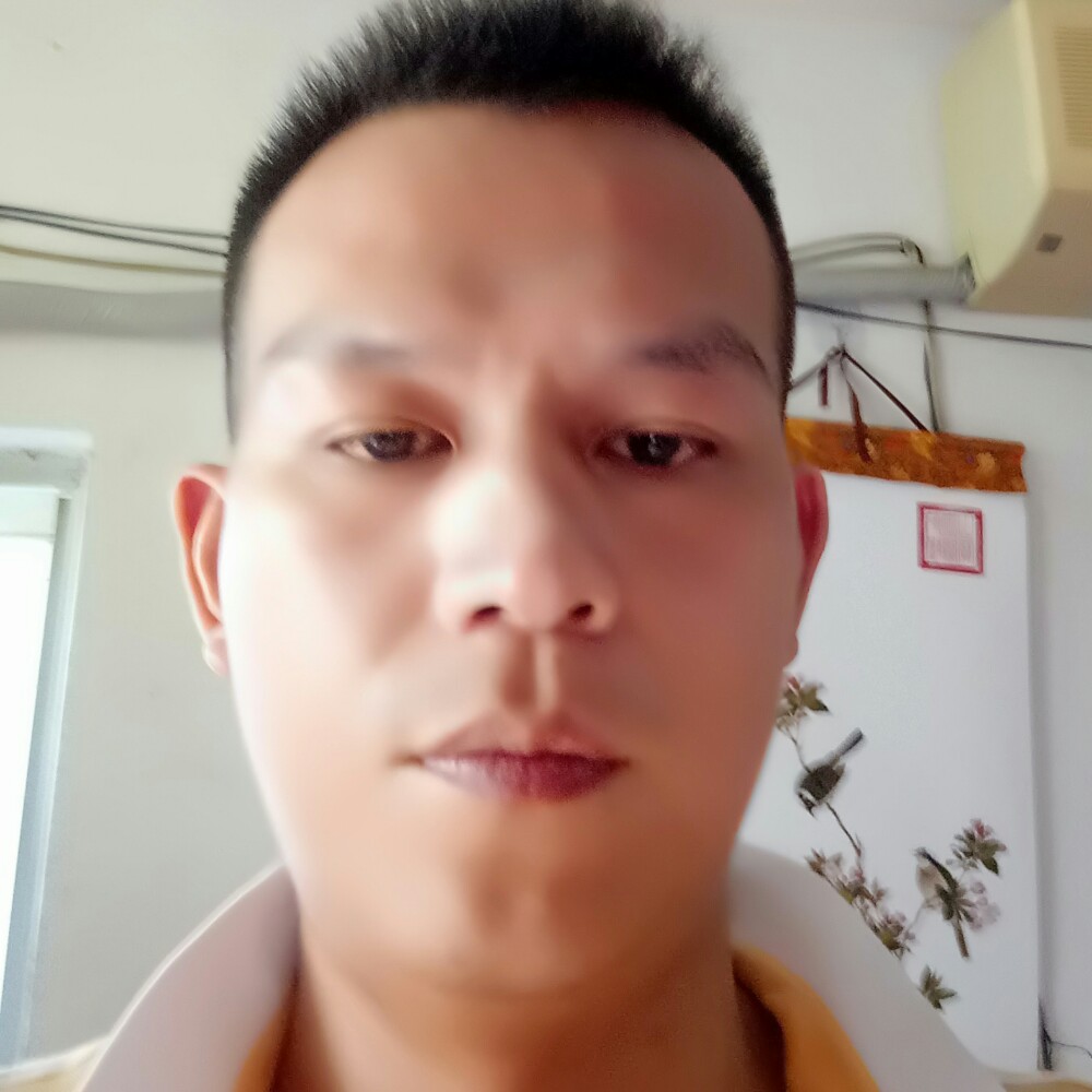 务实春天王银的照片