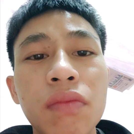 虚拟凝眸羽毛的照片