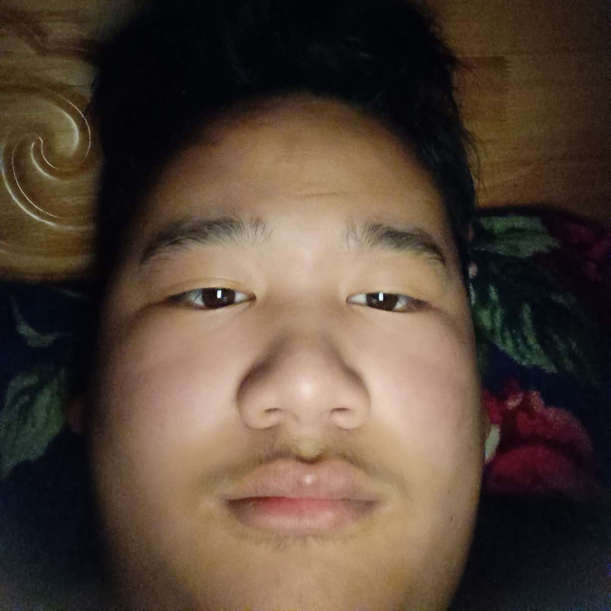 黯然的路人的照片