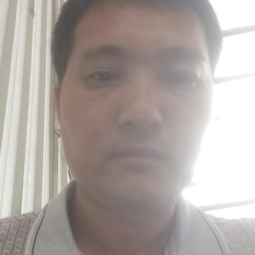 酷酷吃醋绿草的照片