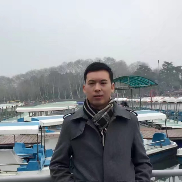 寻一人，伴相随的照片