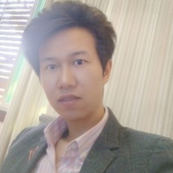 浅色酒窝的照片