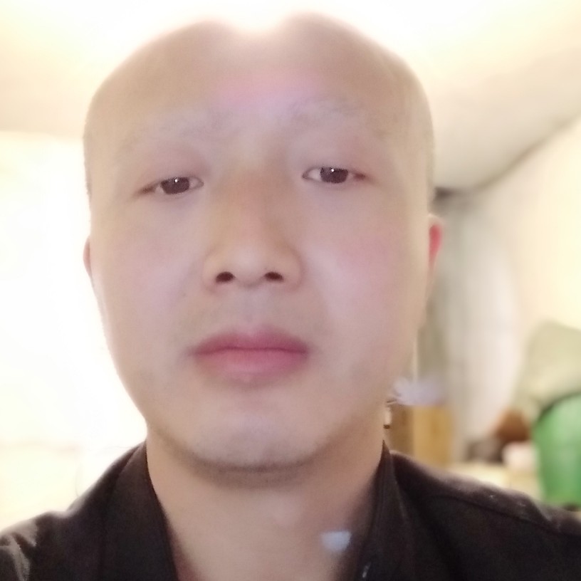 玉米方冷酷，男的照片