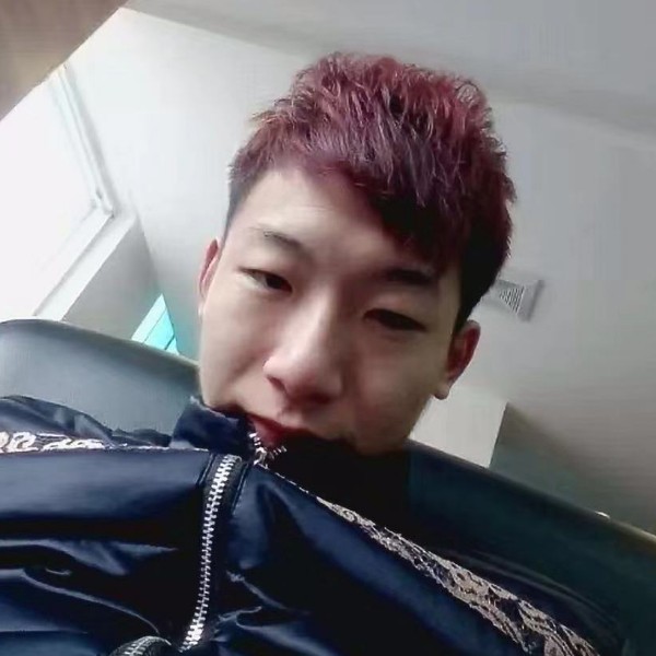 小刺猬踢冷傲的照片