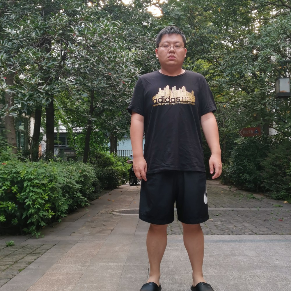 小男玮的照片