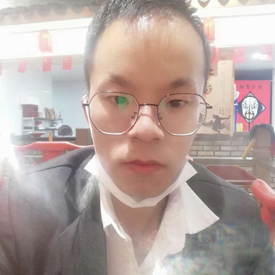 鸵鸟深拥跳跃的照片