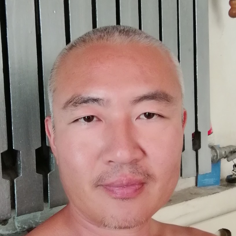 淡然向镜子的照片