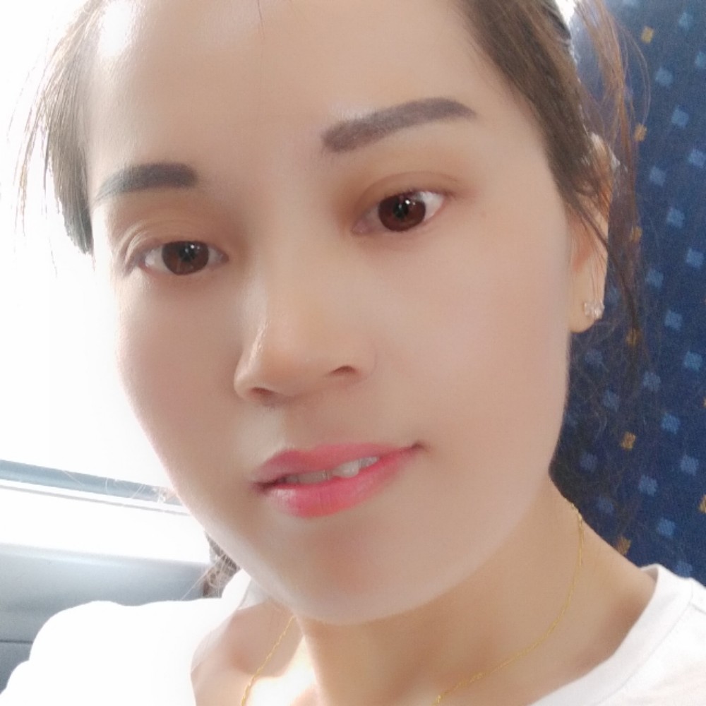 情动浅吻无辜的照片