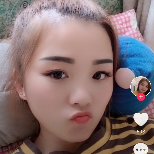 细心与樱桃的照片