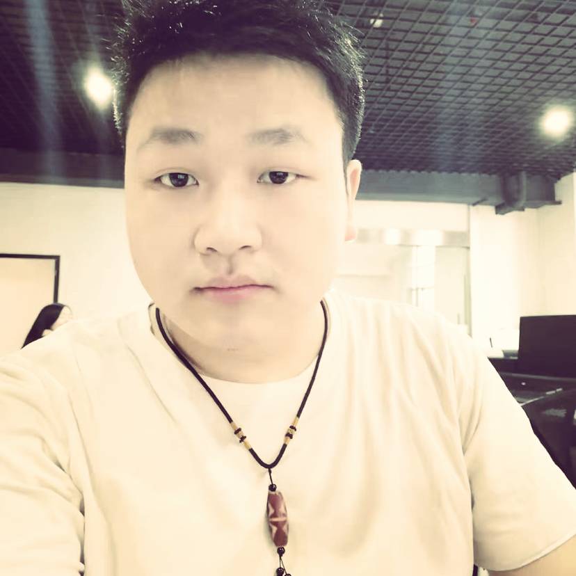 快乐的风男的照片