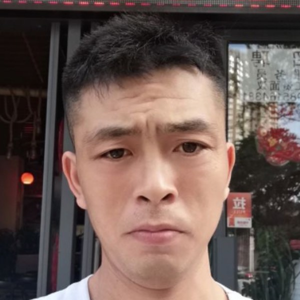 黄益平的照片