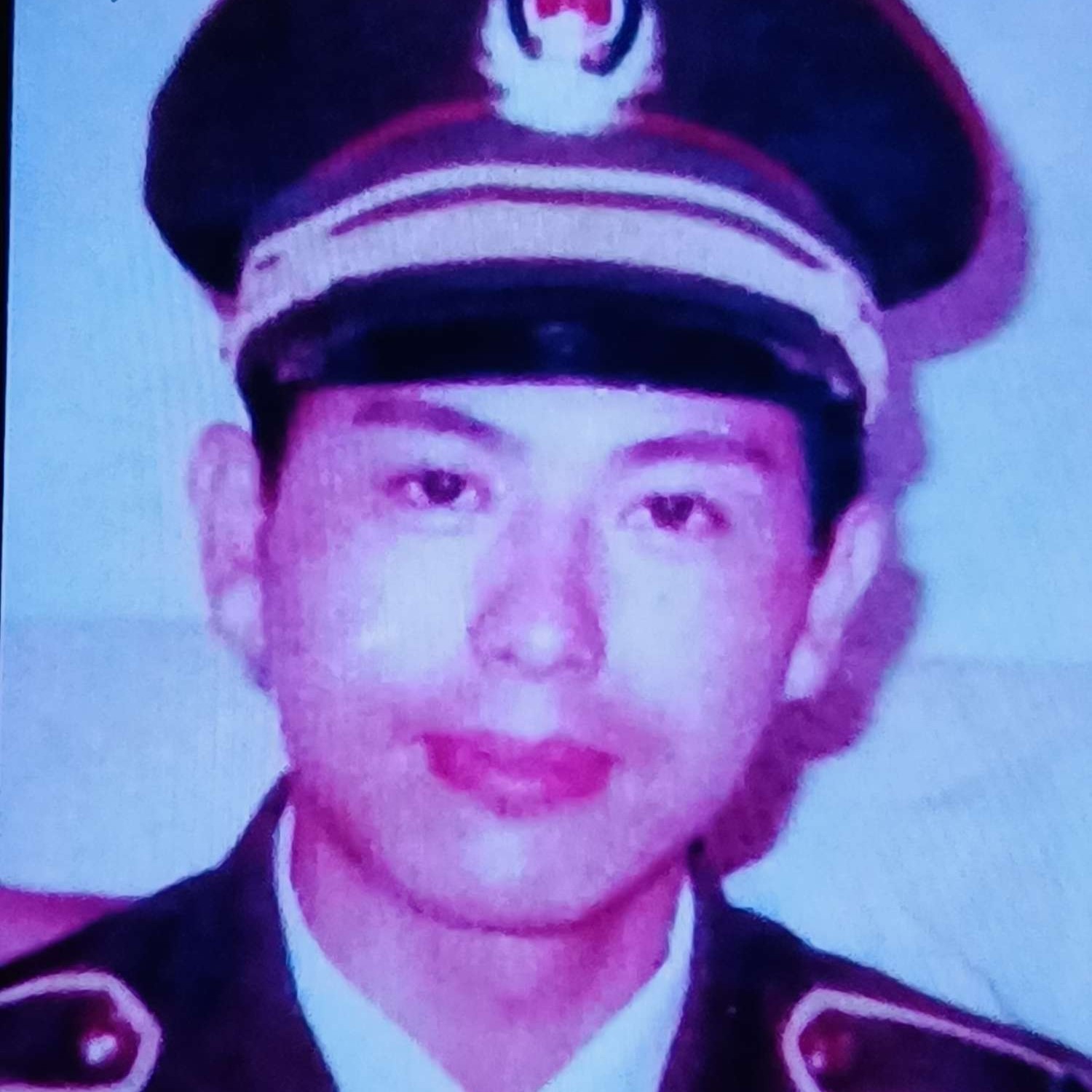 雄峙天东的照片